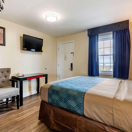 Econo Lodge By Choice - Cape Cod Уэст-Ярмут Экстерьер фото