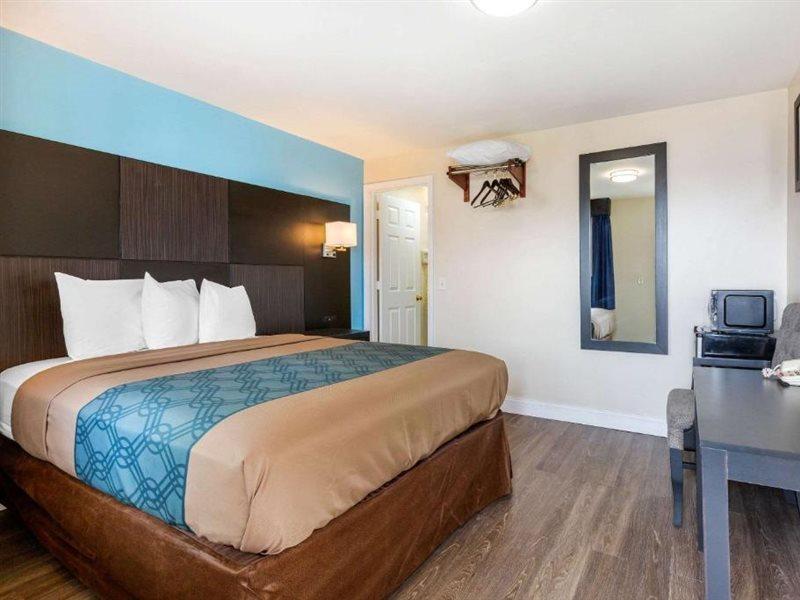 Econo Lodge By Choice - Cape Cod Уэст-Ярмут Экстерьер фото