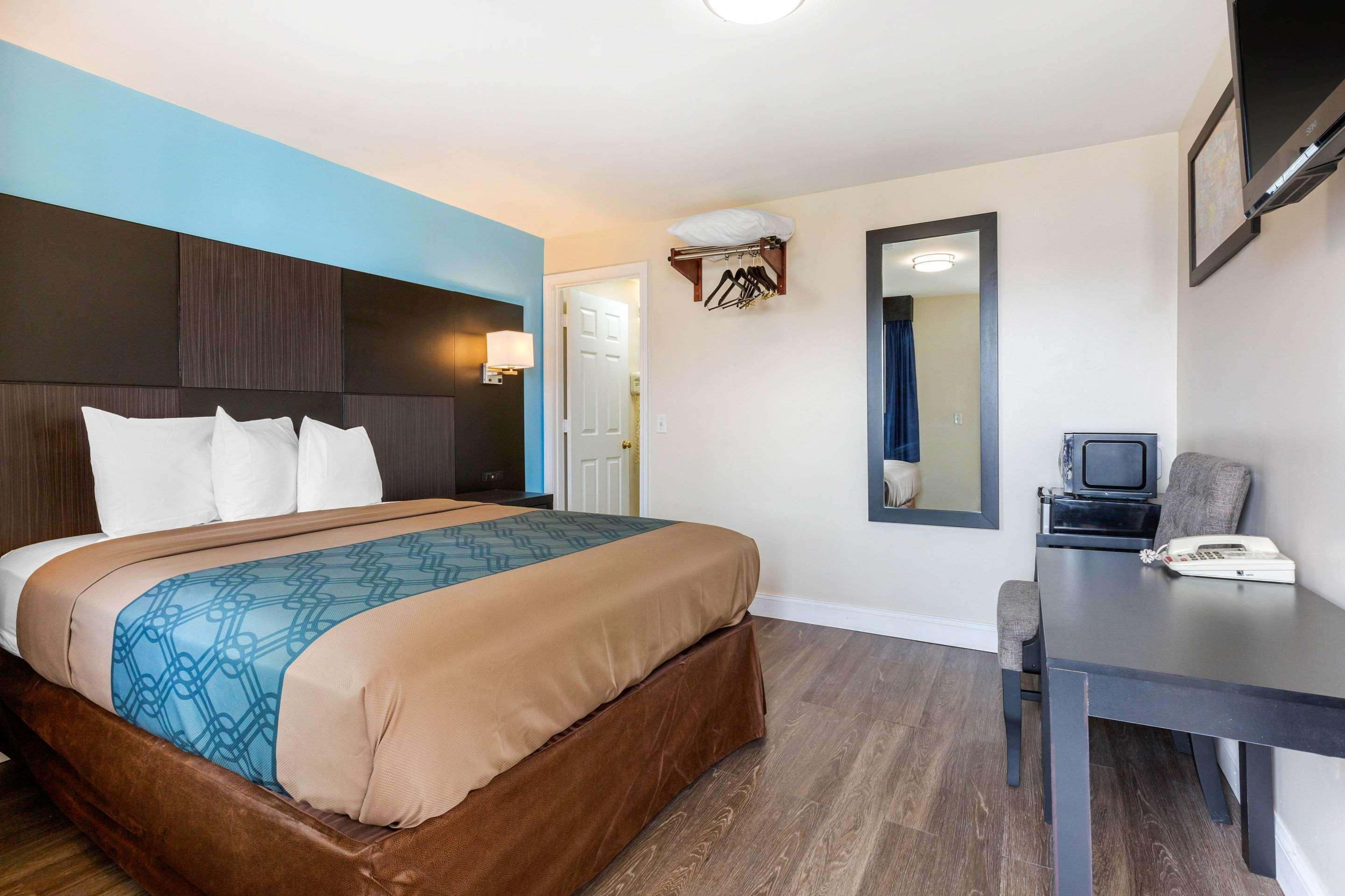 Econo Lodge By Choice - Cape Cod Уэст-Ярмут Экстерьер фото