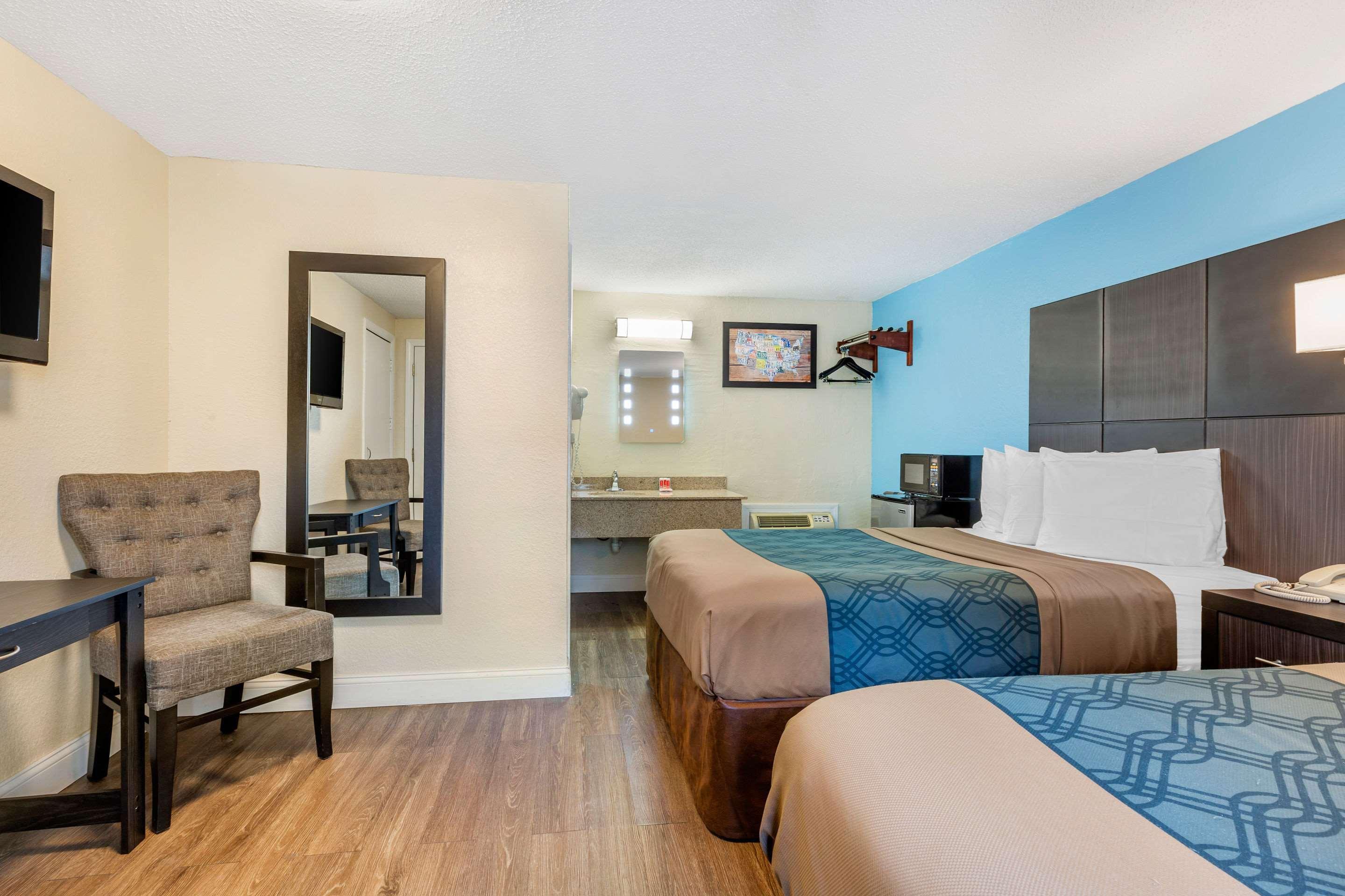 Econo Lodge By Choice - Cape Cod Уэст-Ярмут Экстерьер фото