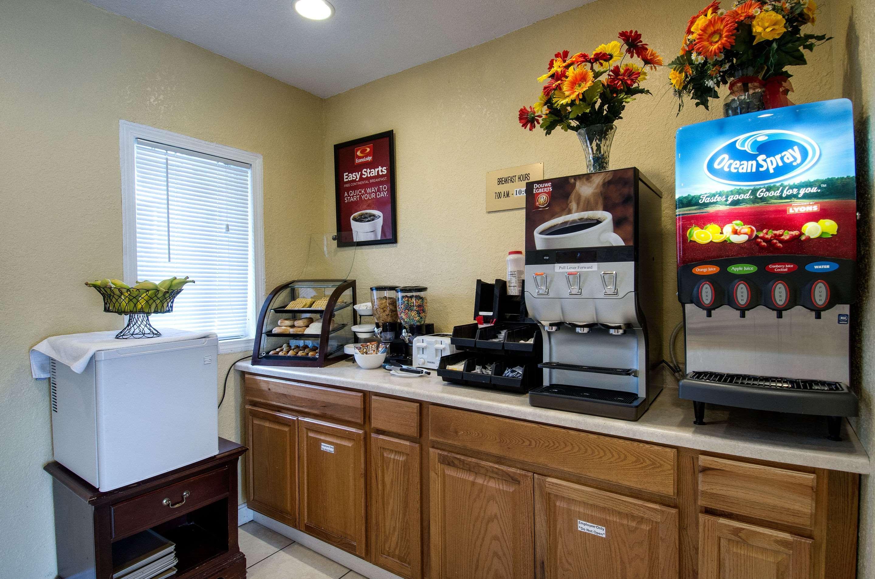 Econo Lodge By Choice - Cape Cod Уэст-Ярмут Экстерьер фото