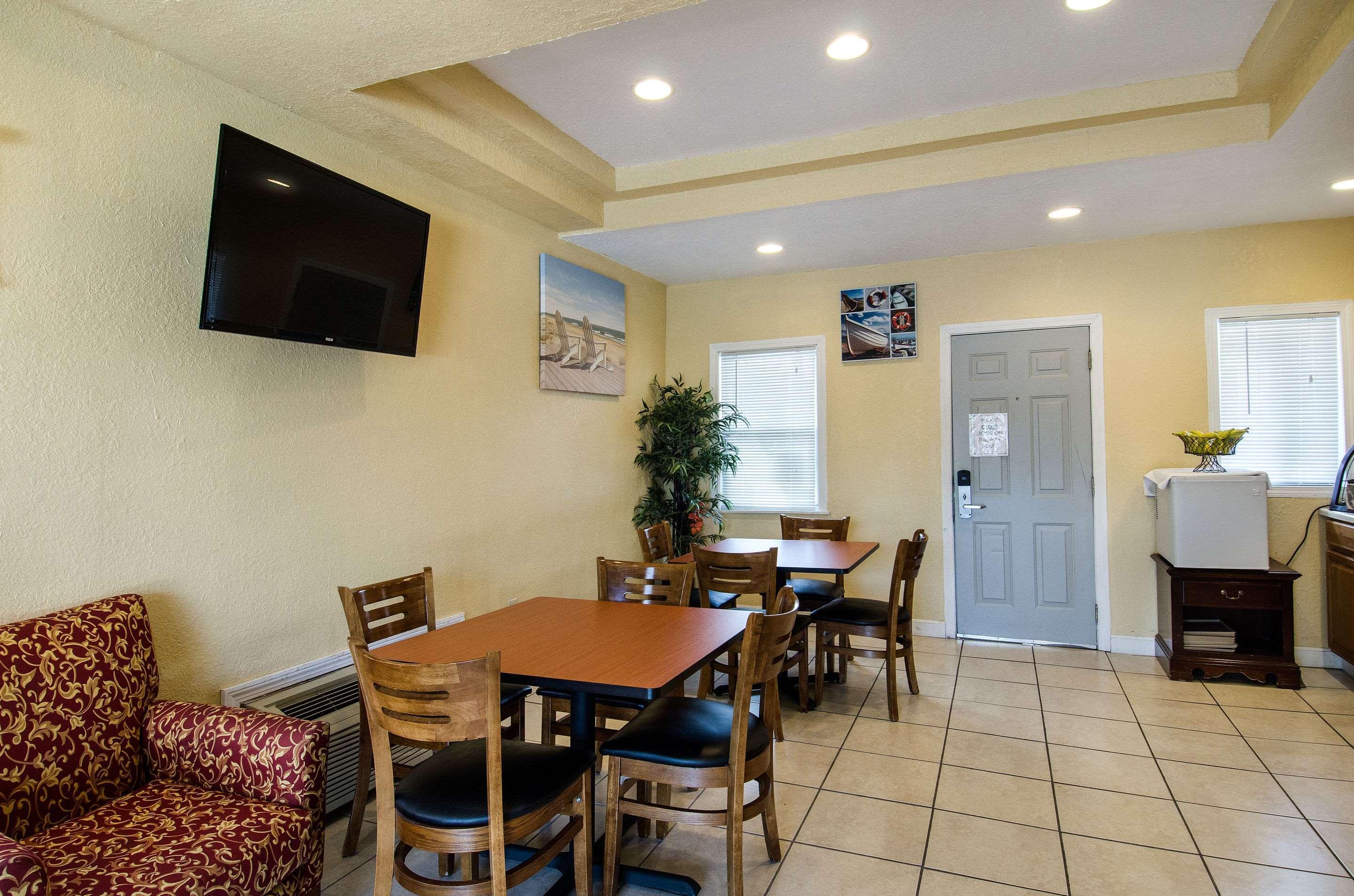 Econo Lodge By Choice - Cape Cod Уэст-Ярмут Экстерьер фото